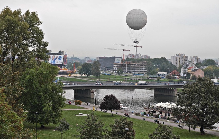 Kraków. Balon widokowy na bulwarach wiślanych [ZDJĘCIA]