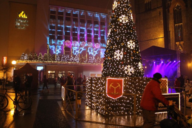 To już szósta iluminacja Brzegu, którą przygotowała firma Mondelez.