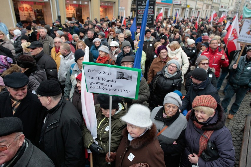 Według szacunków opolskiej policji, w manifestacji mogło...