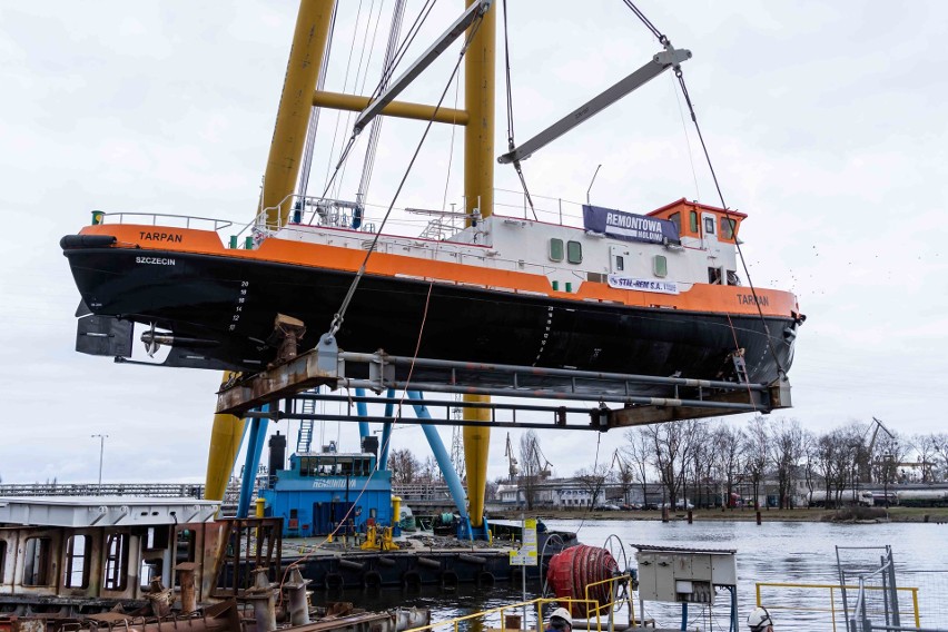 Wodowanie drugiego lodołamacza dla Wód Polskich w stoczni Remontowa Shipbuilding [ZDJĘCIA]