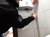 Areszt w Suwałkach. Narkotyki schowane w toalecie damskiej. Znalazł je pies [zdjęcia]