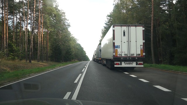 Kolejka TIR-ów sięga blisko 20 kilometrów