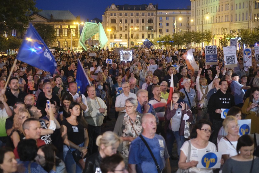 O godzinie 21, 12 sierpnia 2021, rozpoczął się protest...