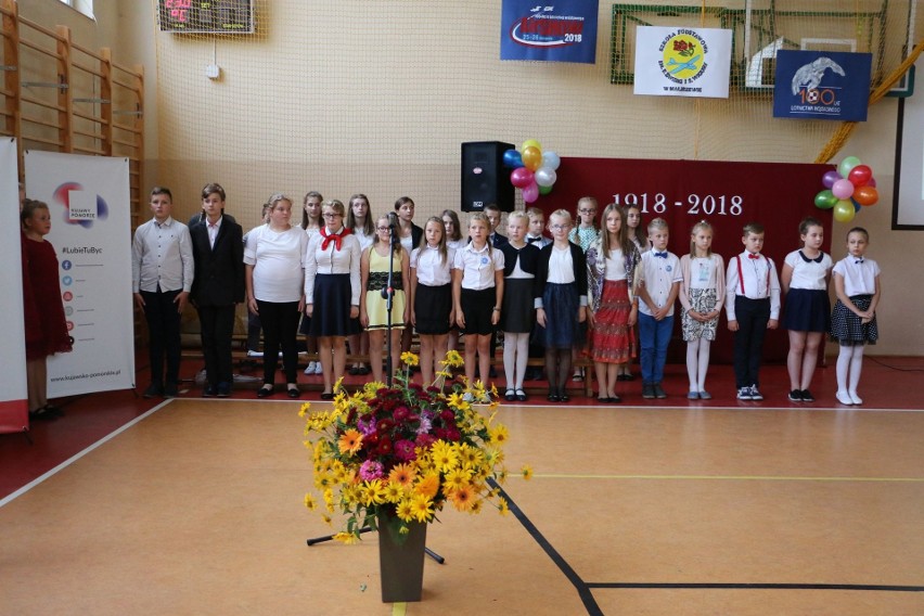 Szkoła Podstawowa im. Żwirki i Wigury w Maliszewie obchodziła swoje setne urodziny. Nie zabrakło gości, prezentów i absolwentów