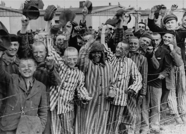 Więźniowie z Dachau