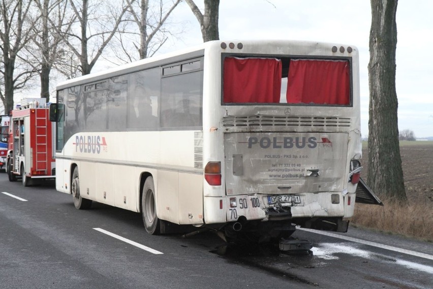 Wypadek autobusu Polbus. Wjechała w niego ciężarówka