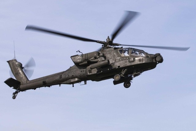 Boeing AH-64 Apache - tego typu śmigłowiec mógł latać nad gminą Witkowo