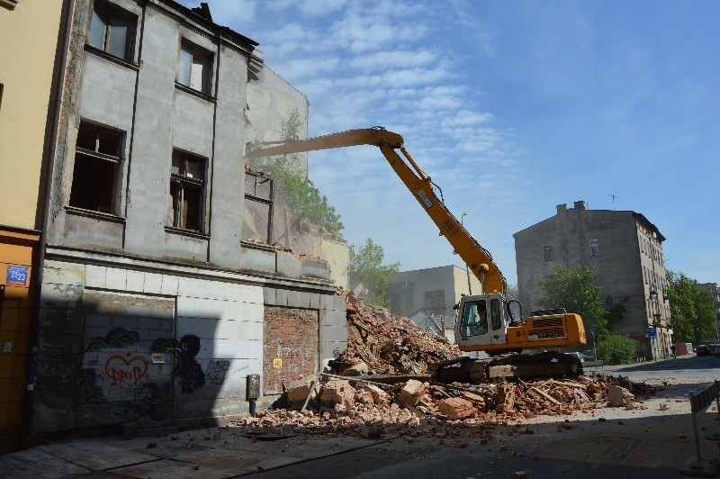 W środę rozpoczęło się wyburzanie częściowo zawalonej...