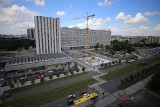 Budowa hotelu Puro w Katowicach wstrzymana? Firma nie potwierdza, ale na placu budowy w ścisłym centrum miasta zaszło sporo zmian
