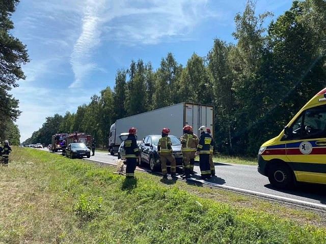 Do karambolu z udziałem czterech aut doszło w sobotę 14  sierpnia na drodze krajowej nr 10