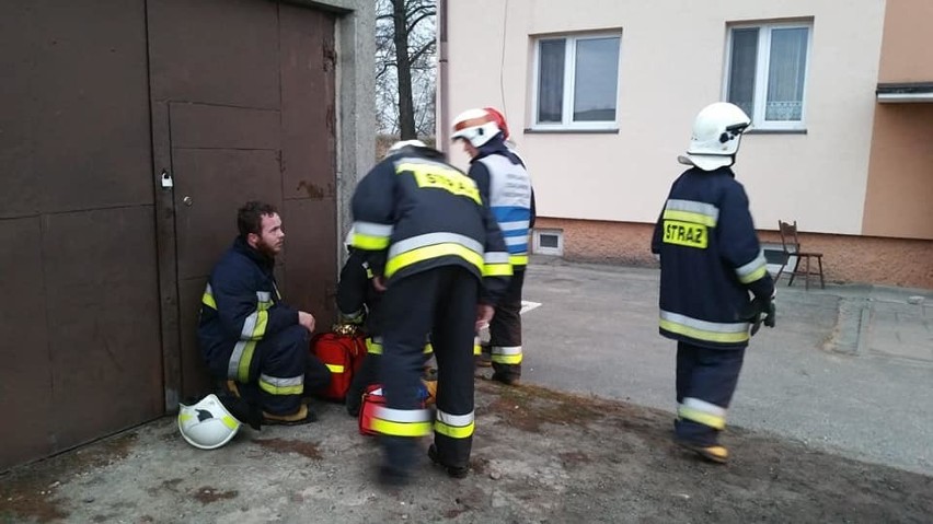 Pożar w bloku mieszkalnym w Kozłowicach.