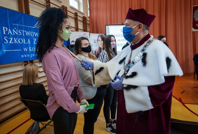 Studenci wiedzę zdobywać będą w obszarze administracji publicznej, administracji biznesu, administracji usług społecznych ze szczególnym wykorzystaniem obszaru technologii informacyjnej w e-administracji.