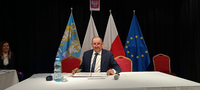 Pierwszą sesję Rady Gminy Wieniawa 7 maja otworzył radny senior Stanisław Życzyński.