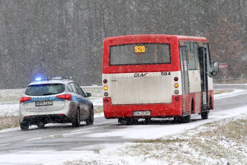 Kierowca miejskiego autobusu pijany w sztok. Zderzył się ze strażakami