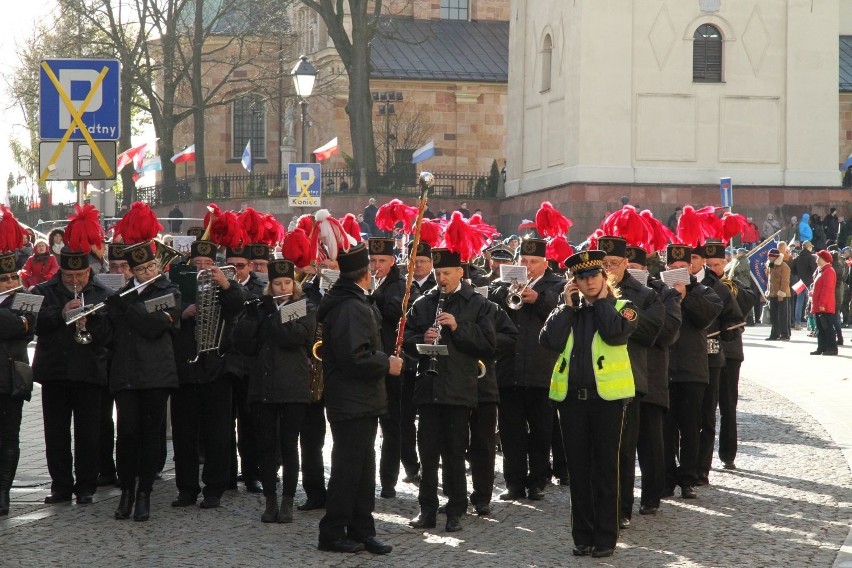 Święto Niepodległości w Kielcach. Pod pomnikiem Marszałka [WIDEO, zdjęcia]