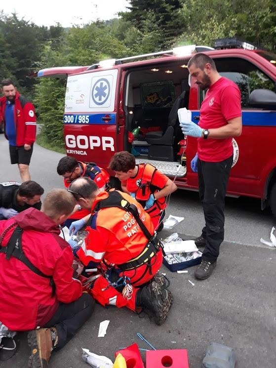 Przehyba. Goprowcy ratowali ciężko rannego rowerzystę. W akcji śmigłowiec LPR [ZDJĘCIA]