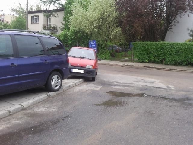 Autodrań w Gorzowie zaparkował na skrzyżowaniu dróg