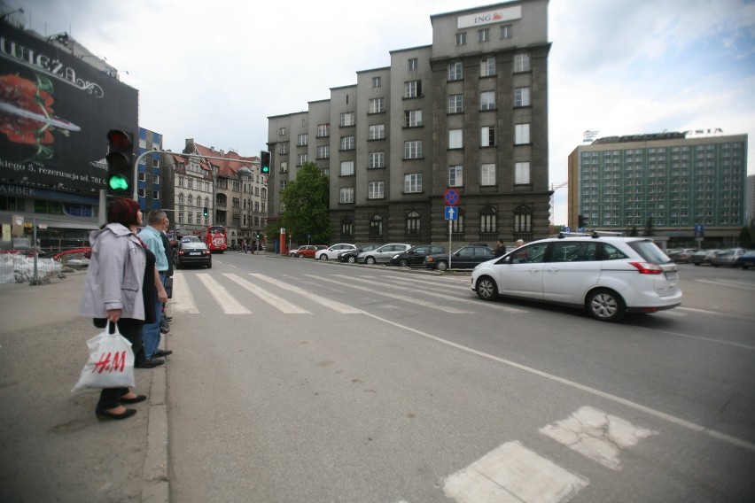 Ulica Mickiewicza w Katowicach zamknięta. Gdzie będą przystanki? [ZDJĘCIA]