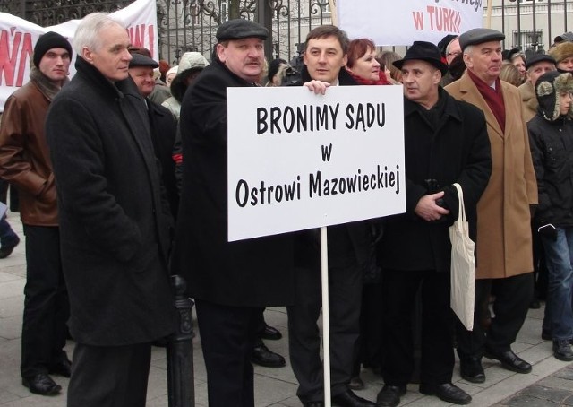 Około dwadzieścia osób z pow. ostrowskiego brało udział w proteście w Warszawie, który odbył się 28 lutego