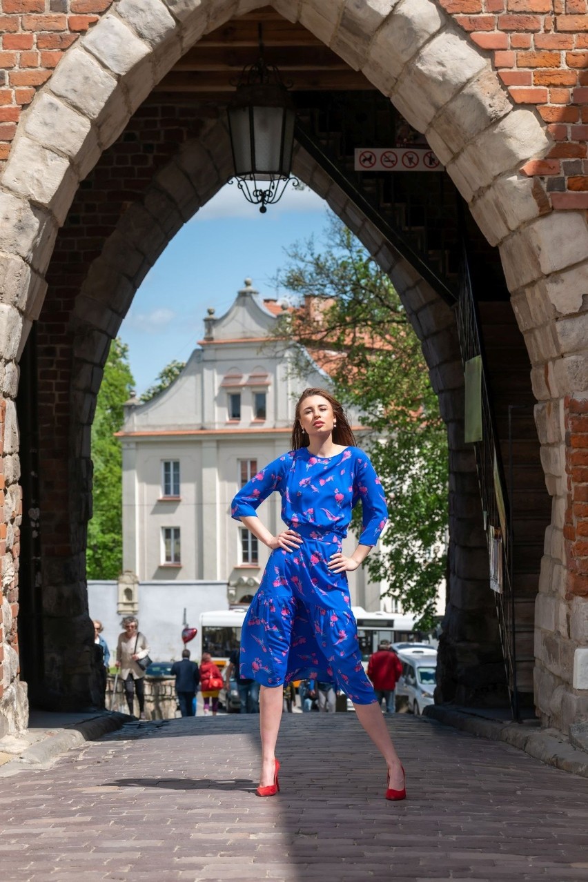 Piękny Sandomierz, modelki i kreacje kieleckiej projektantki. Niezwykła sesja w Królewskim Mieście oraz na łonie natury. Zobaczcie zdjęcia