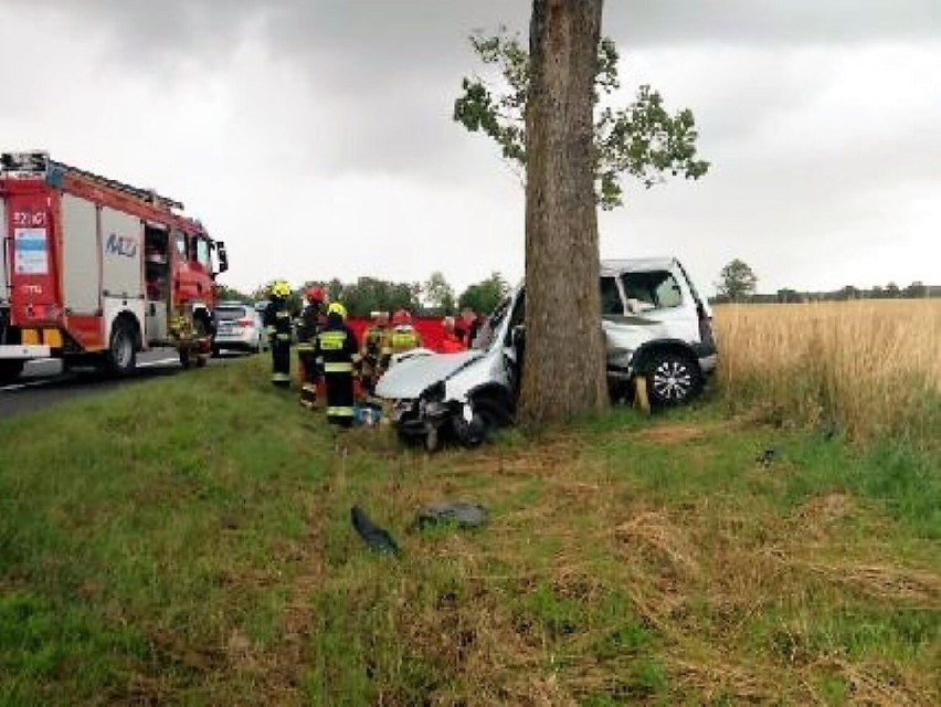 Gmina Sławno. Śmiertelny wypadek 34-letniego kierowcy [ZDJĘCIA]