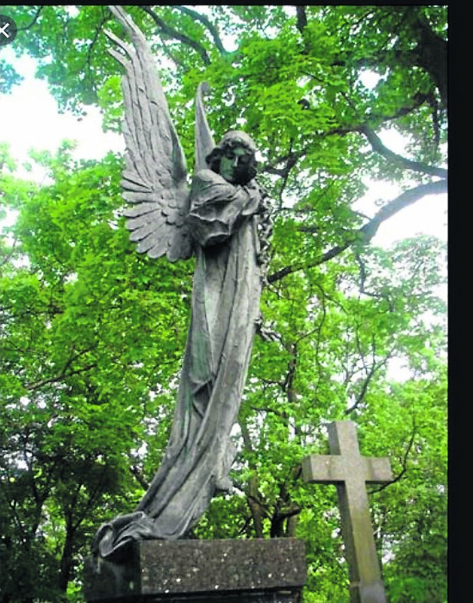 Anioły z cmentarza Na Rossie: Biały Anioł (fot. Norbert...