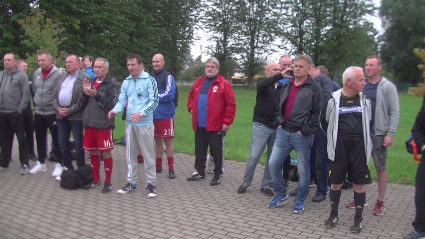 W Kobylnicy odbyły się II Otwarte Mistrzostwa Ziemi Słupskiej w piłce nożnej oldbojów (zdjęcia)