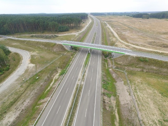 Jak przebiegają prace przy budowie drogi S6 na odcinku Kiełpino-Kołobrzeg Zachód? Zobaczcie zdjęcia z lotu ptaka!Więcej o budowie drogi ekspresowej S6 przeczytasz w tym miejscuZobacz także Piotr Jedliński, prezydent Koszalina o postępach w budowie drogi S6