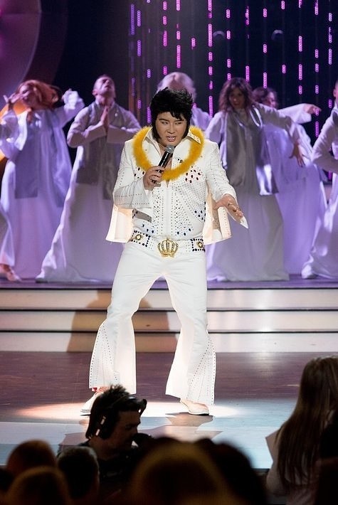 Bilguun Ariunbaatar jako Elvis Presley (fot. Polsat)