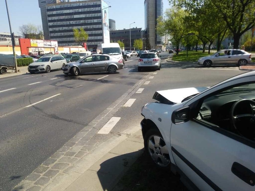 Wypadek koło Pasażu Zielińskiego. Są utrudnienia