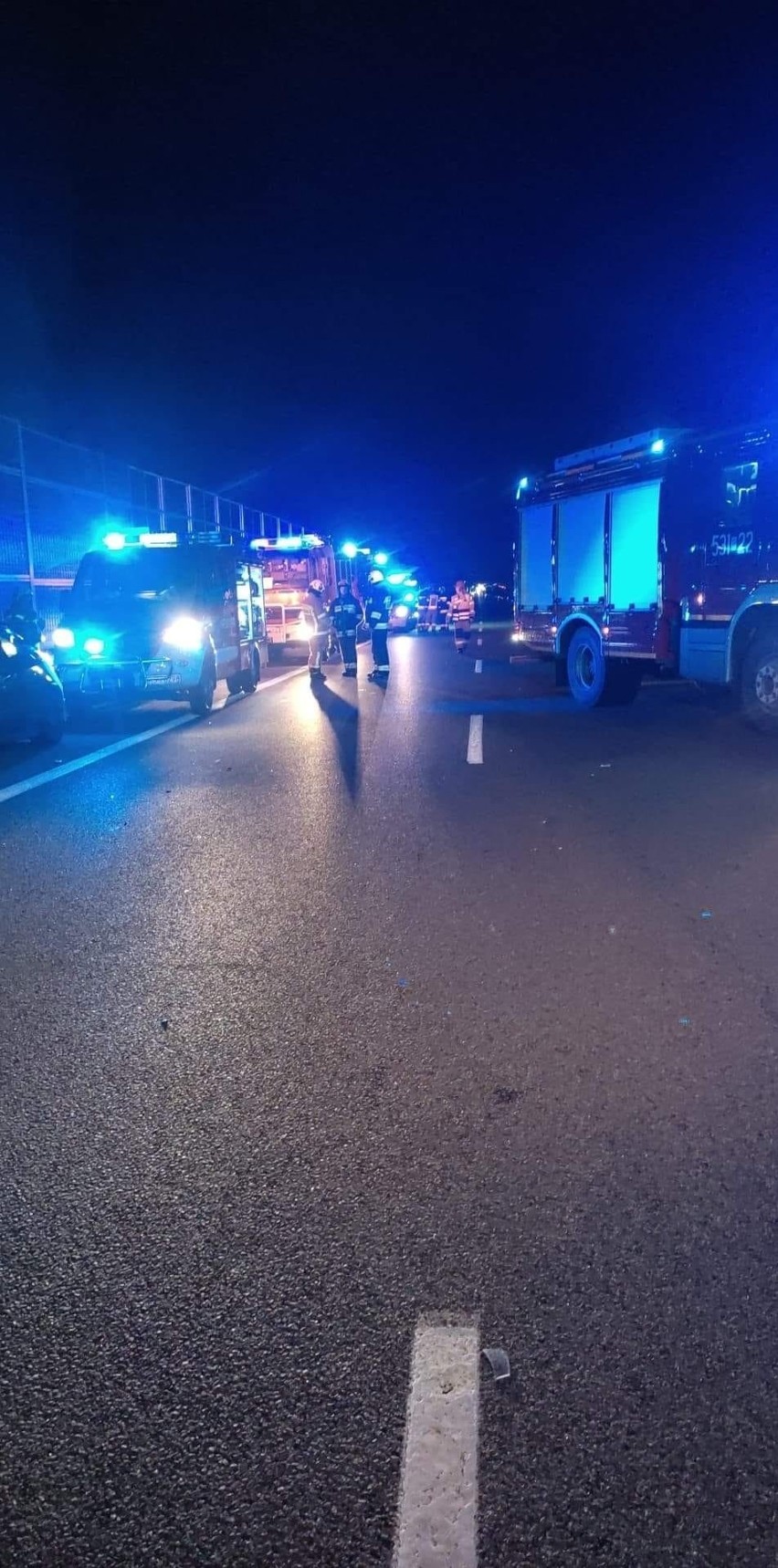 Zderzenie osobówek na autostradzie A4 w Ostrowie koło Ropczyc. Jedna osoba ranna