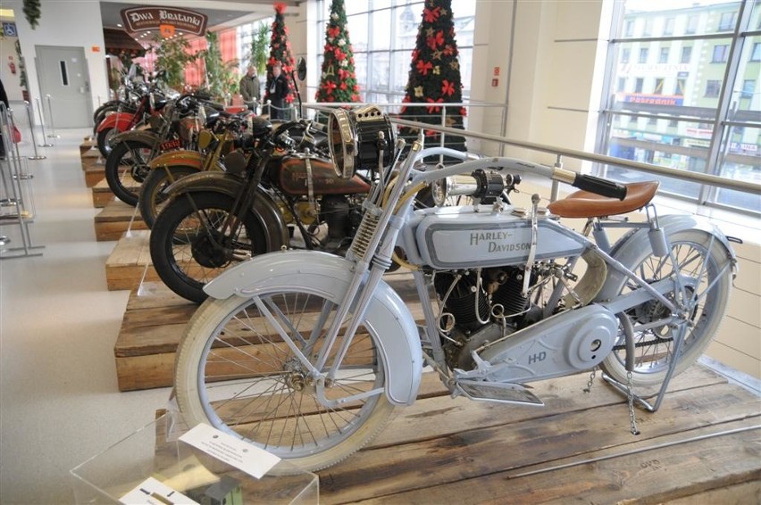 Wystawa motocykli Harley-Davidson w galerii Opolanin w...