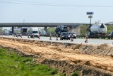 Utrudnienia na autostradzie A2: Utrudnienia na północnej części węzła Luboń. Do końca dnia zamknięty jest zjazd od strony Warszawy