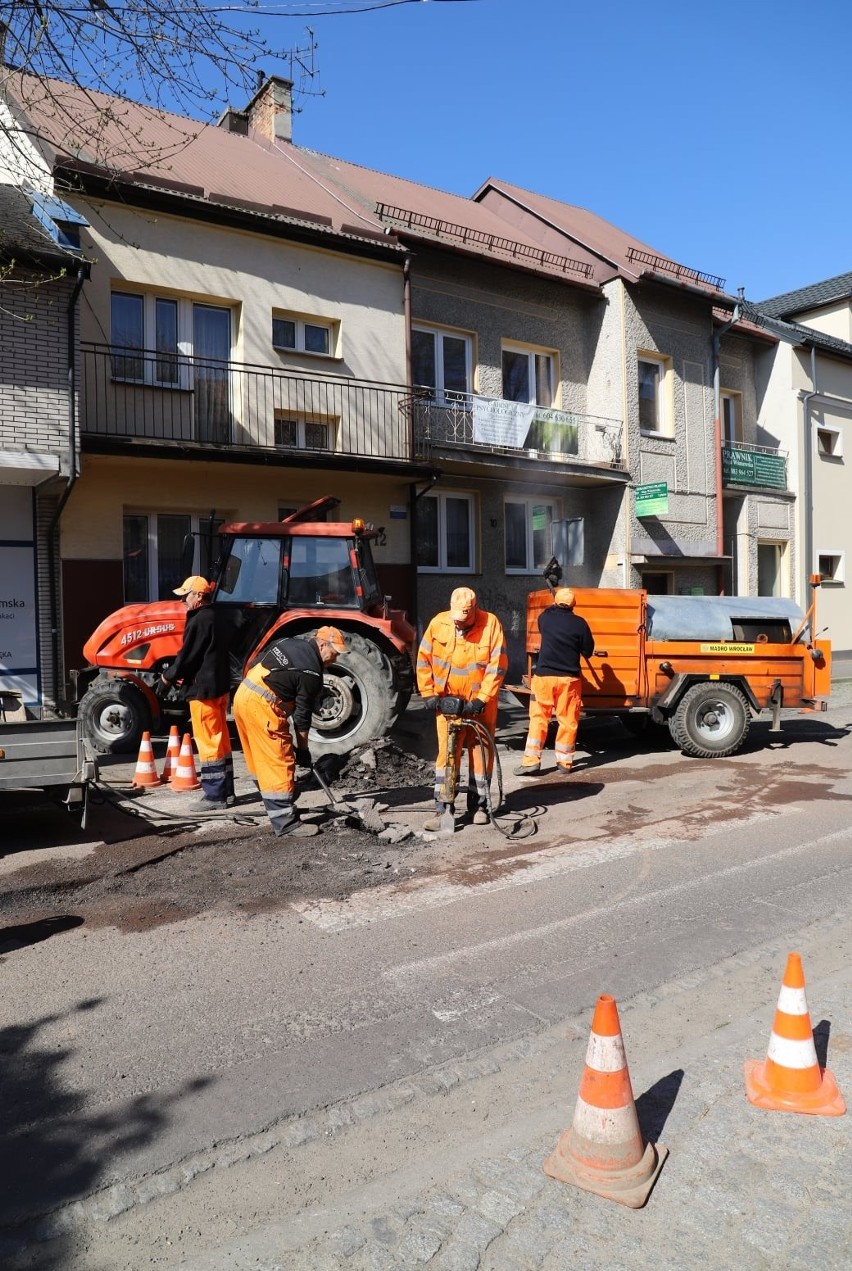 Ostrołęka. Remont ulicy Kilińskiego. Część ulicy wyłączona z ruchu. 4.05.2022