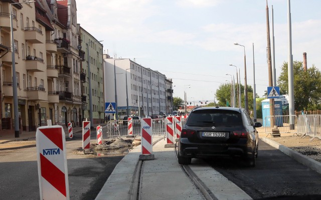 Część zapowiadanych od poniedziałku zmian w organizacji ruchu na ul. Chełmińskiej w Grudziądzu już została wprowadzona