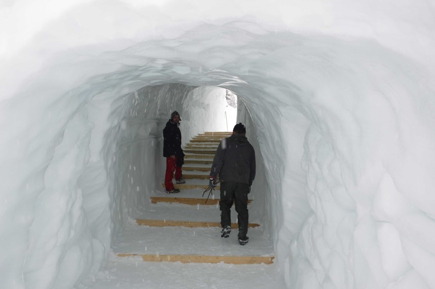 Zakopane. Zrobili gigantyczny śnieżny labirynt i śnieżny zamek [ZDJĘCIA, WIDEO]