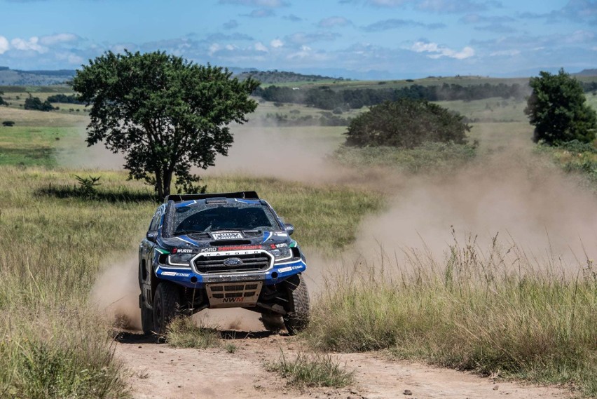 Ford Castrol Cross Country Team przedstawił całkowicie...