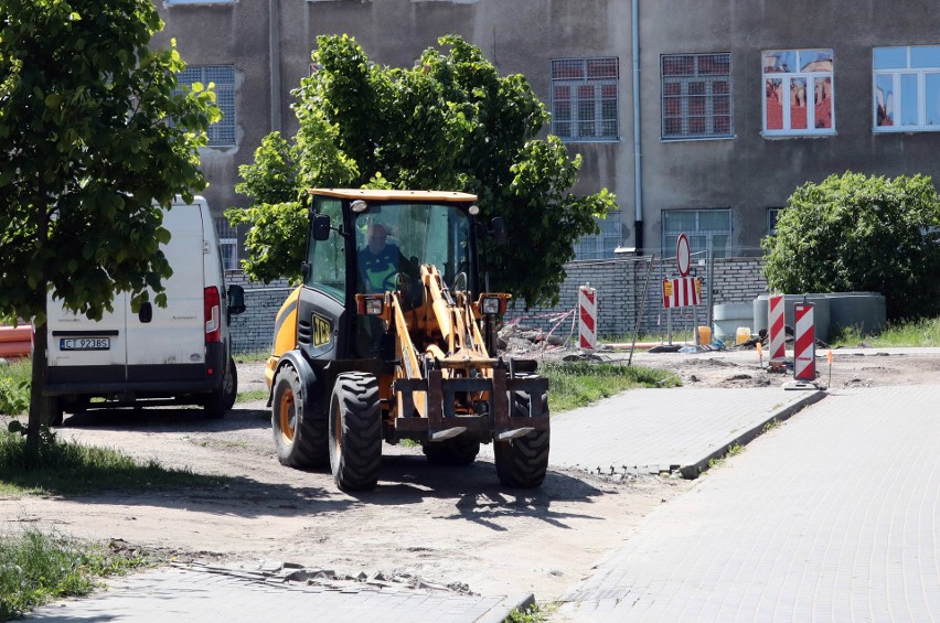 Obecnie trwa remont ulicy Kruszelnickiego w Grudziądzu. Po...