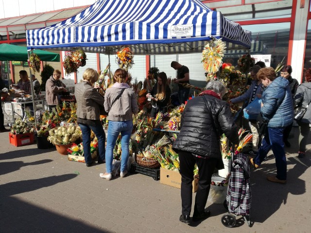 Centrum Handlowe i Targowisko Korej zaprasza na wielkanocne zakupy.