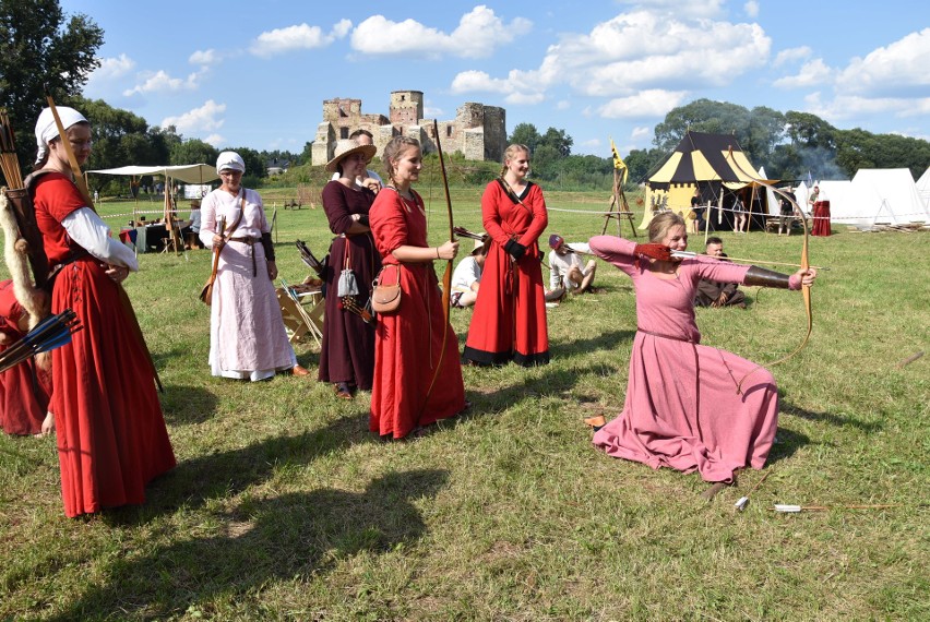 Rycerze walczą na siewierskich błoniach. 28 lipca bitwa o zamek w Siewierzu