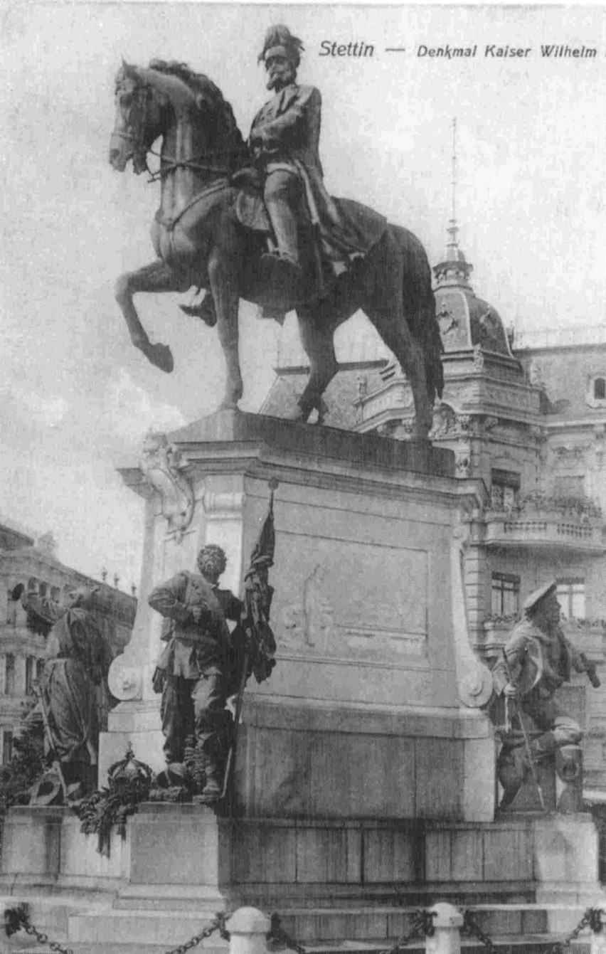 Pomnik cesarza Wilhelma I na placu Żołnierza Polskiego....