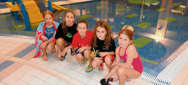 Kiedy Kalina, Kinga, Zosia, Karolina i Dominika uczyły się pływać, małego basenu jeszcze nie było