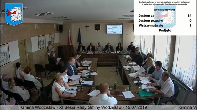 Obrady rady gminy w Wodzisławiu.
