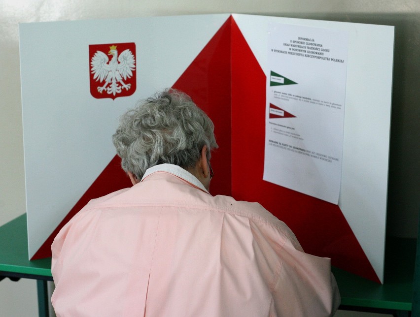 Wybory parlamentarne 2015. PiS rządzi w okręgu piotrkowskim i sieradzkim, Łódź należy do PO