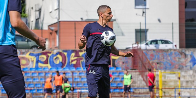 Soufian Benyamina na treningu Pogoni Szczecin.