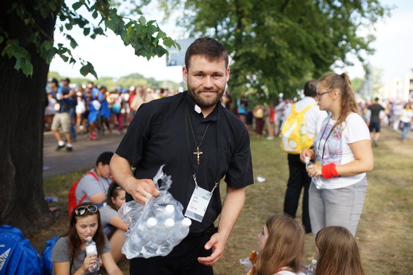 ŚDM w Krakowie. ZIKiT apeluje: Do Brzegów idźcie pieszo