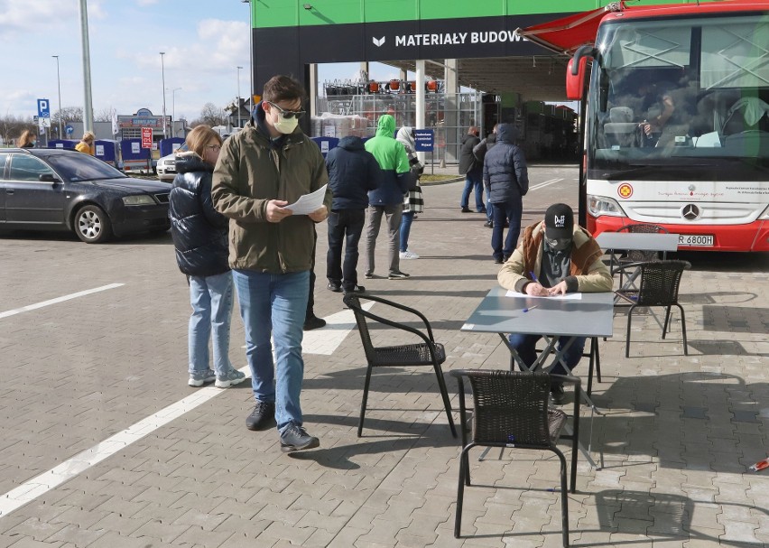 Leroy Merlin w Radomiu zorganizował zbiórkę krwi. Zobacz zdjęcia