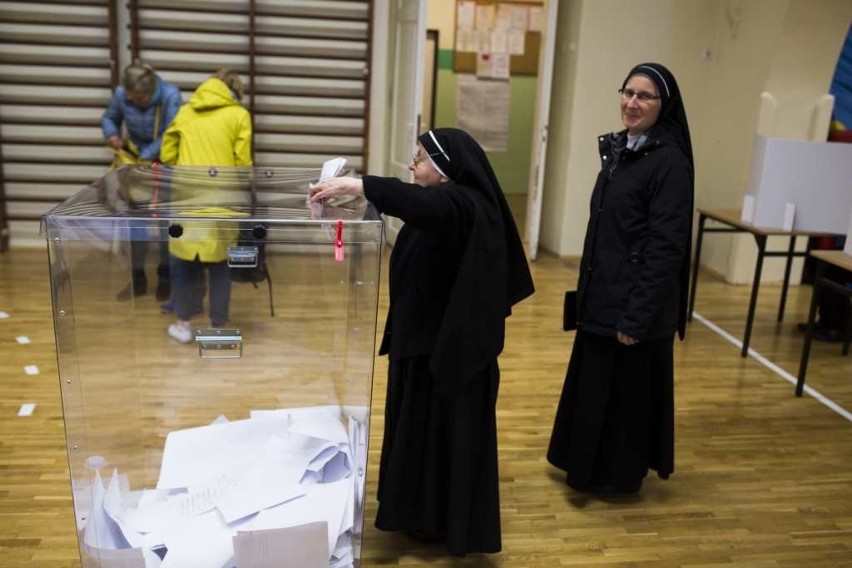 Wybory samorządowe 2018. Tak głosują mieszkańcy Krakowa [ZDJĘCIA]