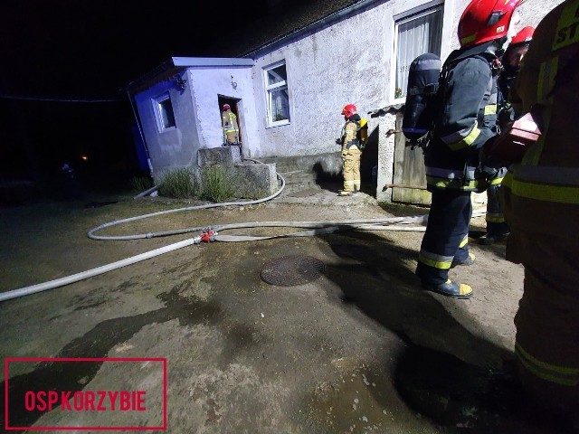 Sześć zastępów PSP i OSP z powiatu słupskiego i powiatu bytowskiego gasiło pożar mieszkania w miejscowości płocko w gminie Kępice. Zapalił się tapczan. Na szczęście nikt nie ucierpiał.