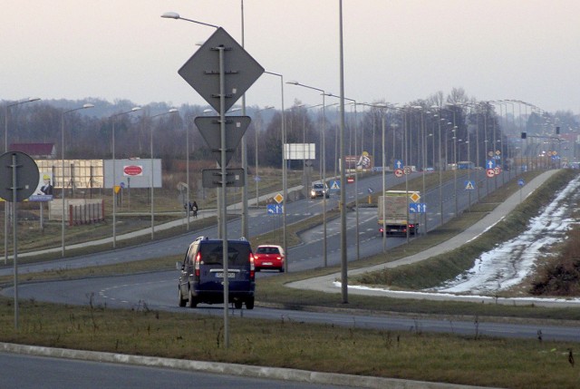 Elżbieta G. projektowała budowę połączenia dwupasmówką węzła autostrady z al. Jana Pawła II w Tarnowie. Według krakowskiej prokuratury ona także jest zamieszana w głośną aferę łącznikową